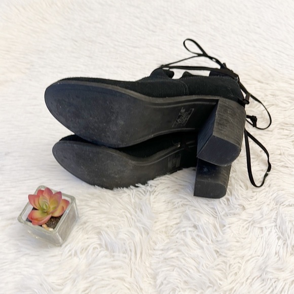 TOMS Mila Black Suede Heel Ankle Bootie tie women size 7.5 - Picture 3 of 6